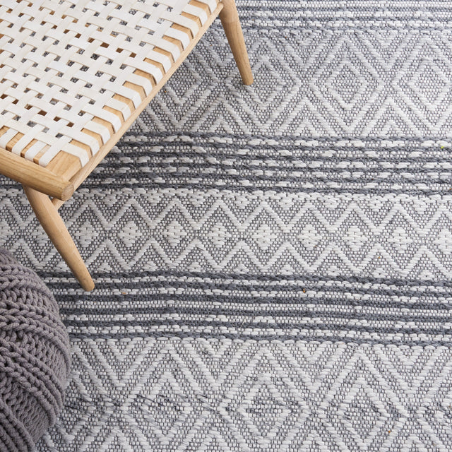 Safavieh Marbella Mrb854F Ivory/Grey Rug.