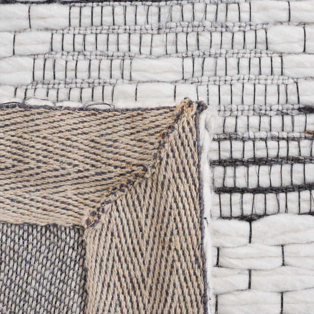 Safavieh Marbella Mrb855Z Ivory/Black Rug.