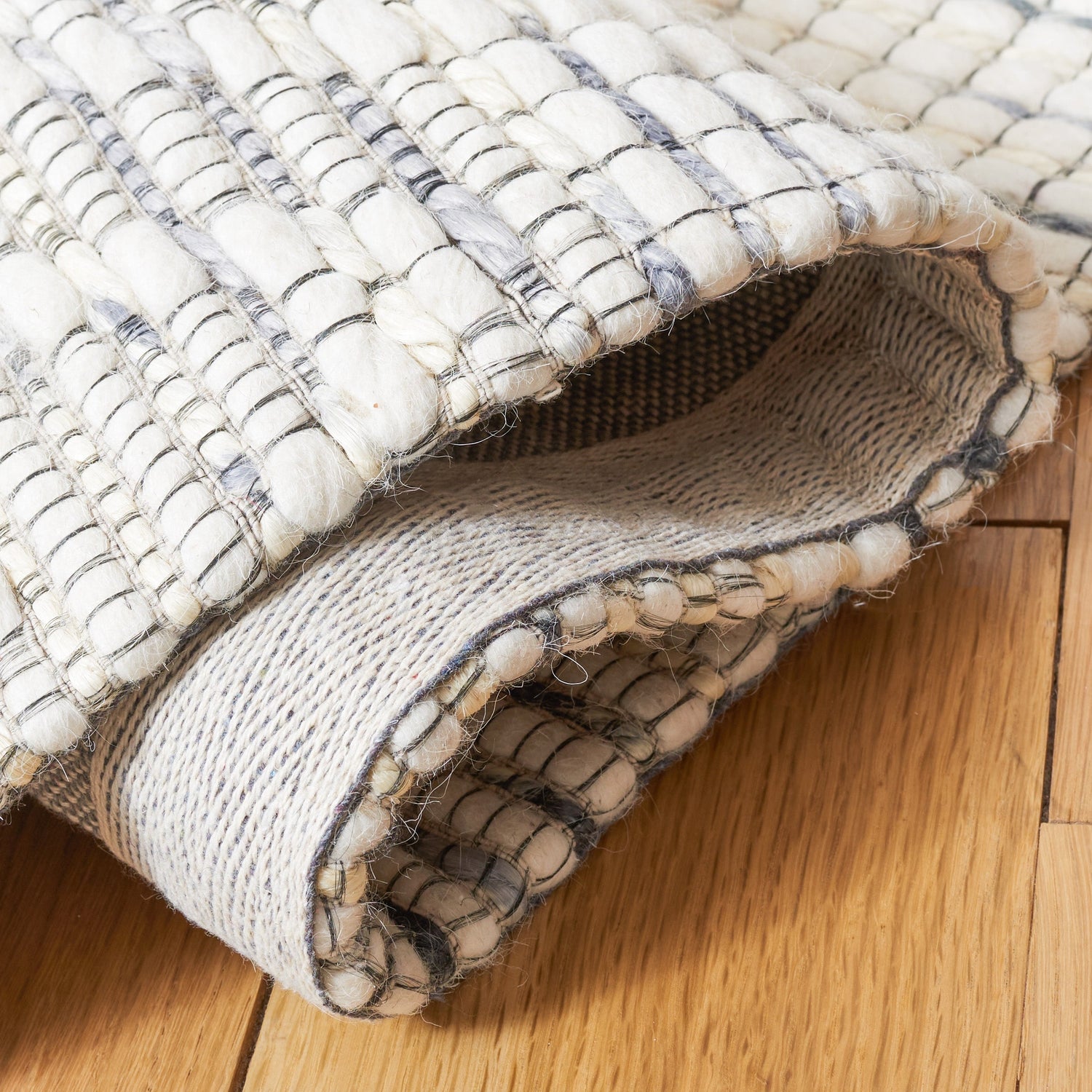 Safavieh Marbella Mrb902F Ivory/Grey Rug.