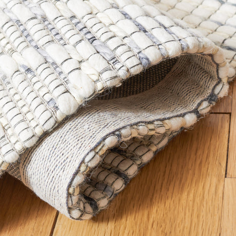 Safavieh Marbella Mrb902F Ivory/Grey Rug.