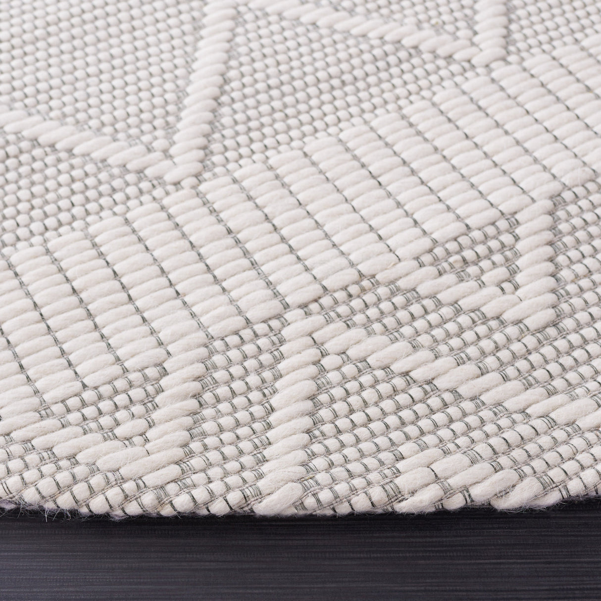 Safavieh Marbella Mrb908A Ivory/Beige Rug.