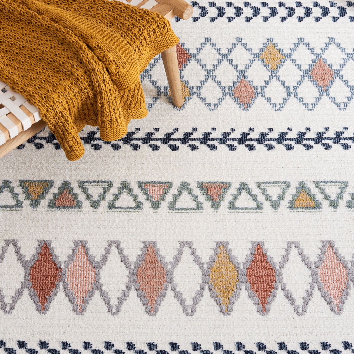 Safavieh Marrakesh Mrk610A Ivory/Multi Rug.