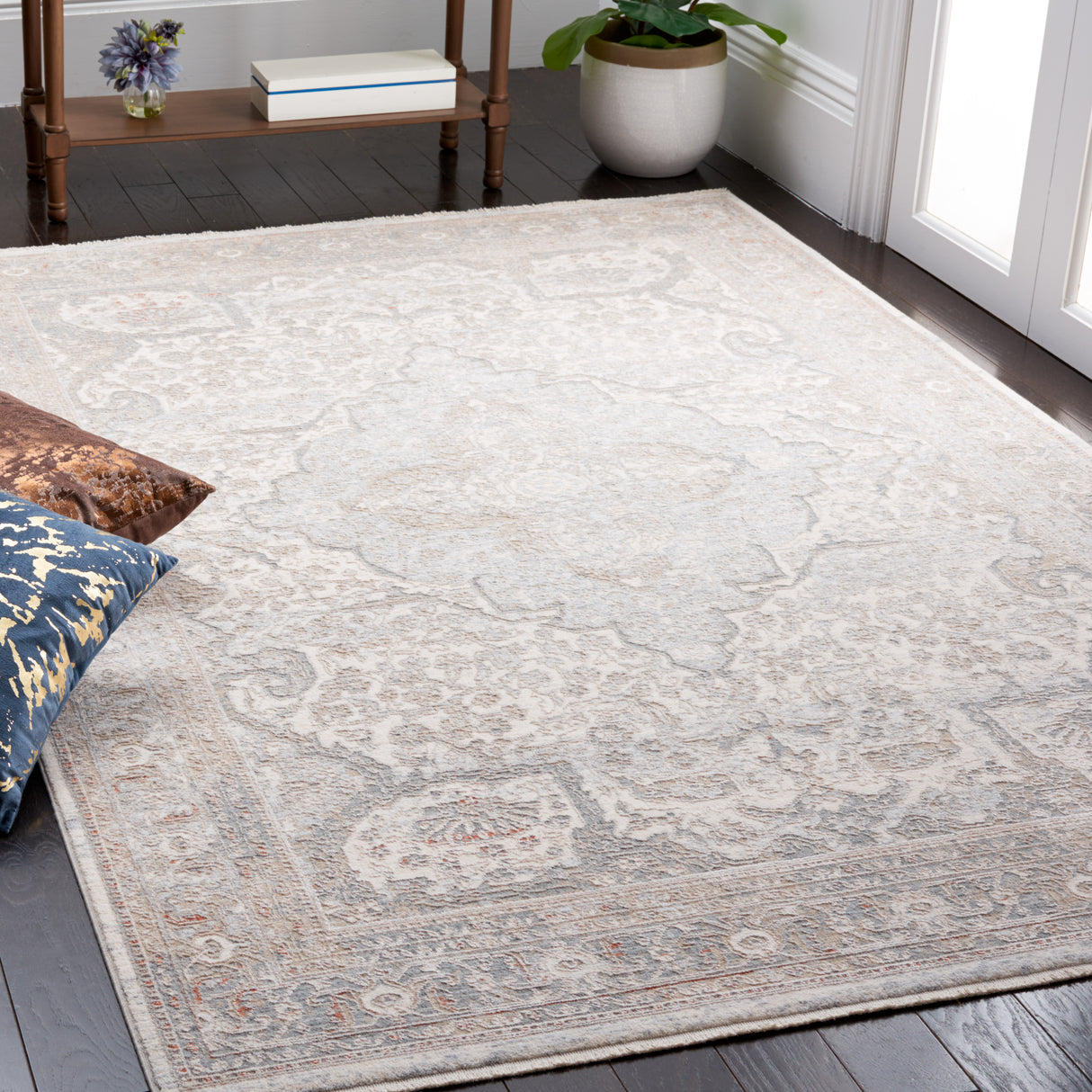 Safavieh Marmara Mrm318B Beige/Light Blue Rug.