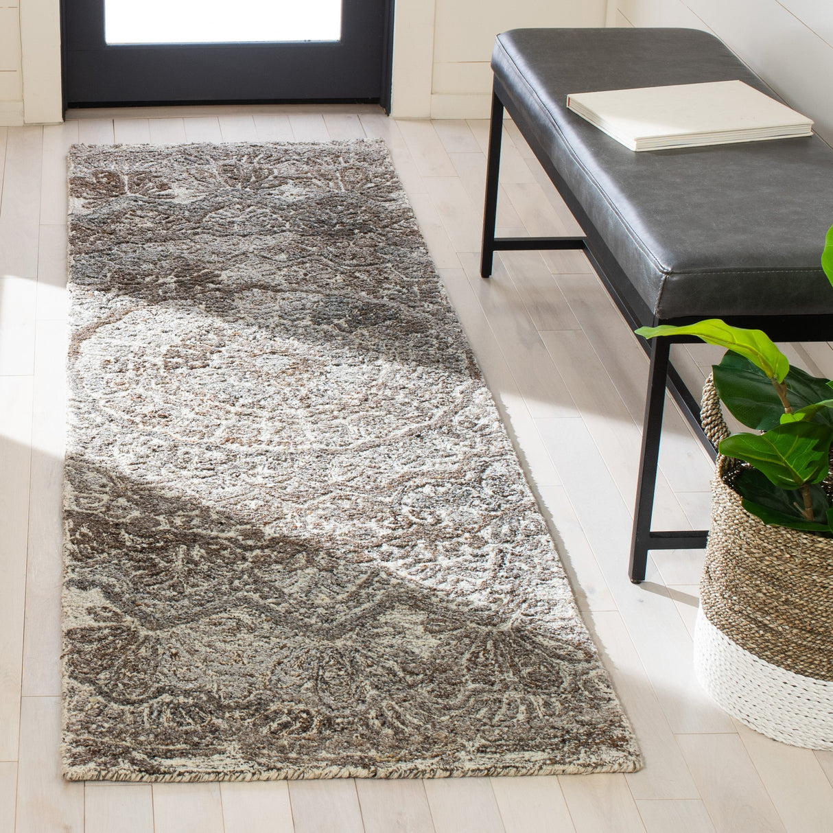Safavieh Marquee Mrq110C Grey/Ivory Rugs.