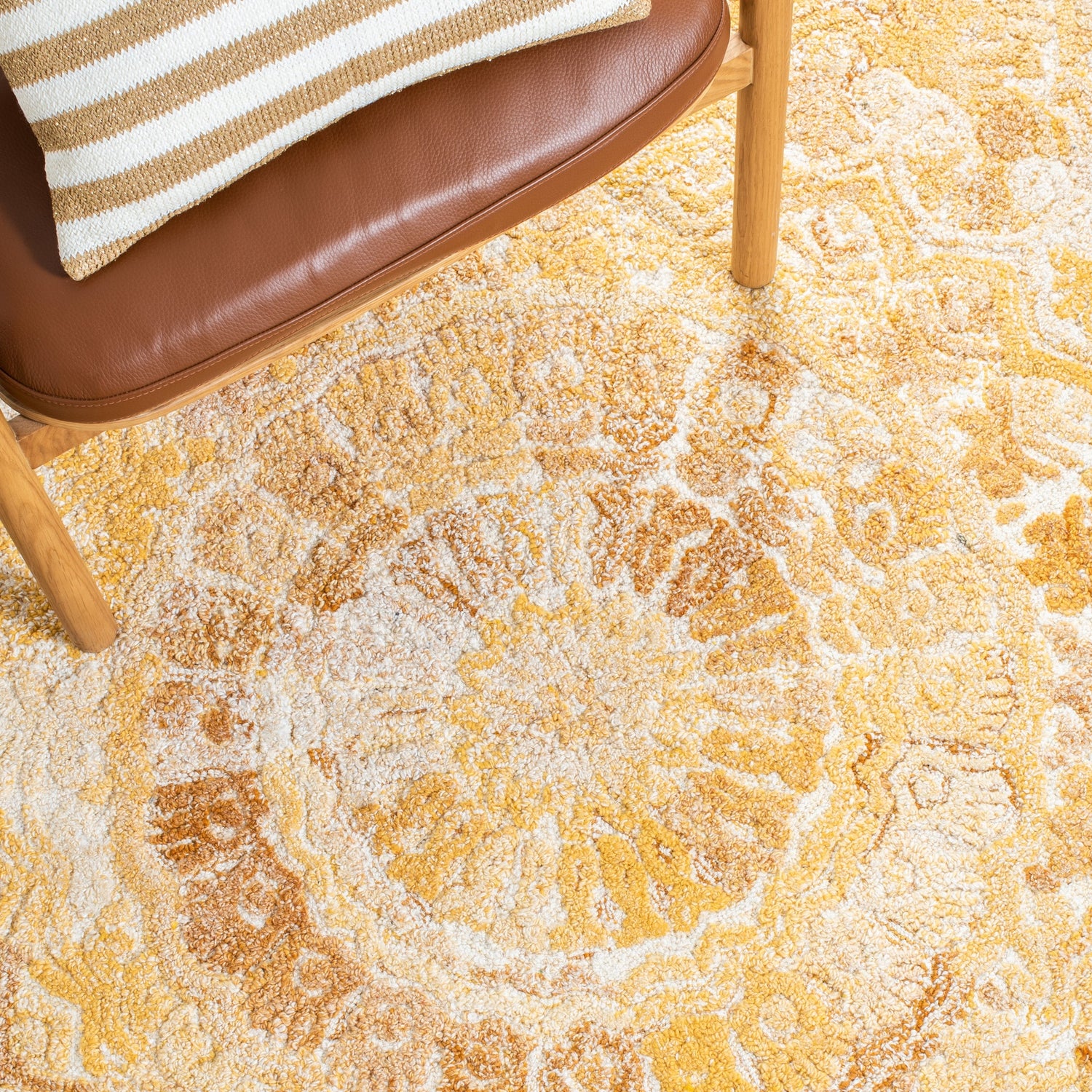 Safavieh Marquee Mrq110E Yellow/Ivory Rugs.