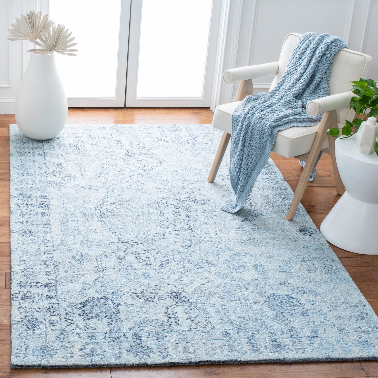 Safavieh Marquee Mrq112J Light Blue/Navy Rugs.