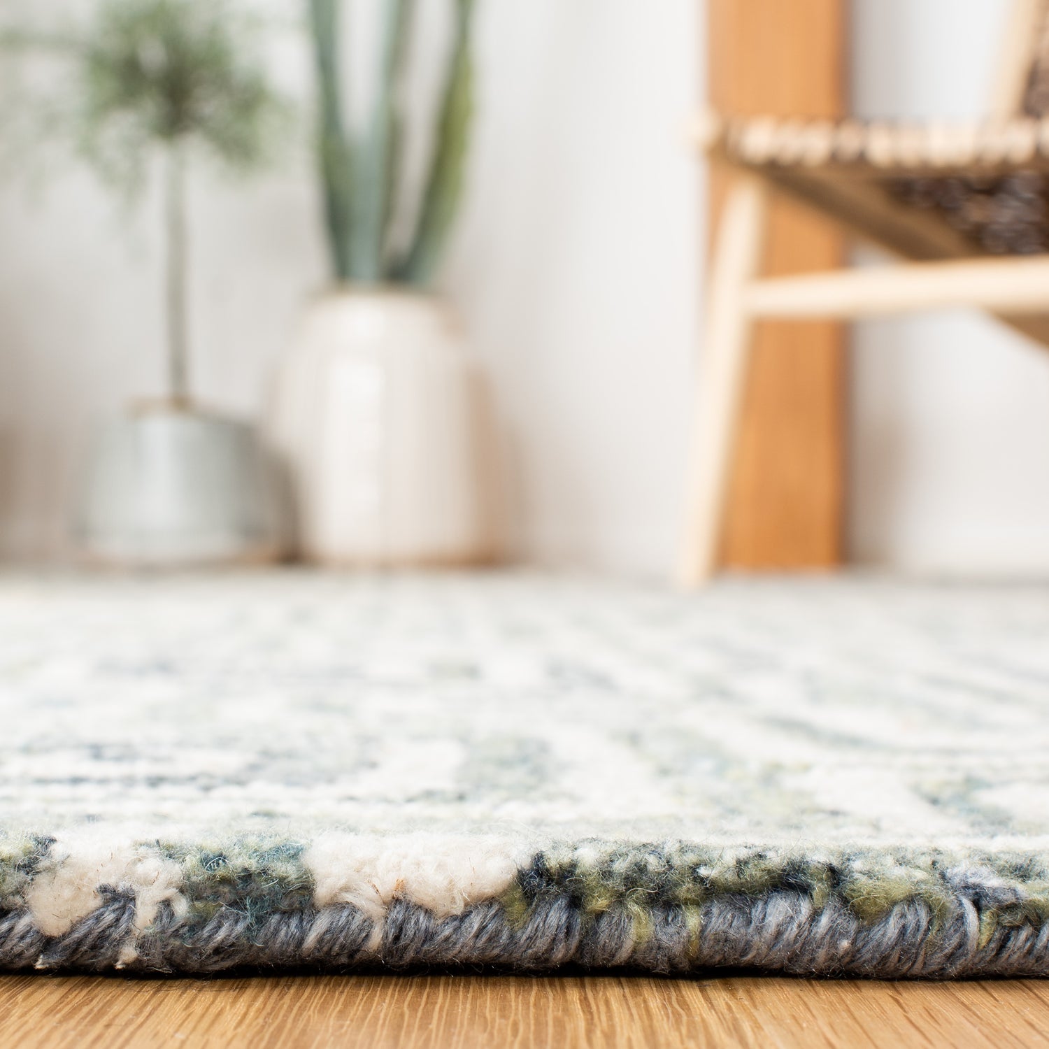 Safavieh Marquee Mrq113A Ivory/Blue Rugs.
