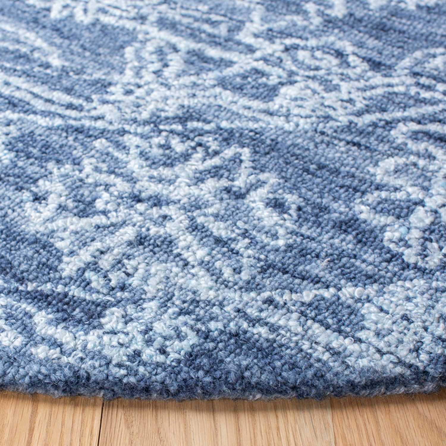Safavieh Marquee Mrq115N Navy Rugs.