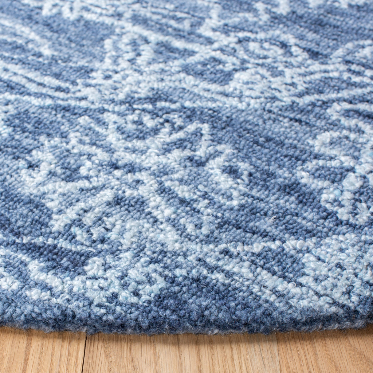Safavieh Marquee Mrq115N Navy Rugs.