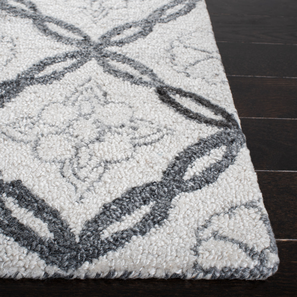 Safavieh Marquee Mrq118A Ivory/Grey Rugs.