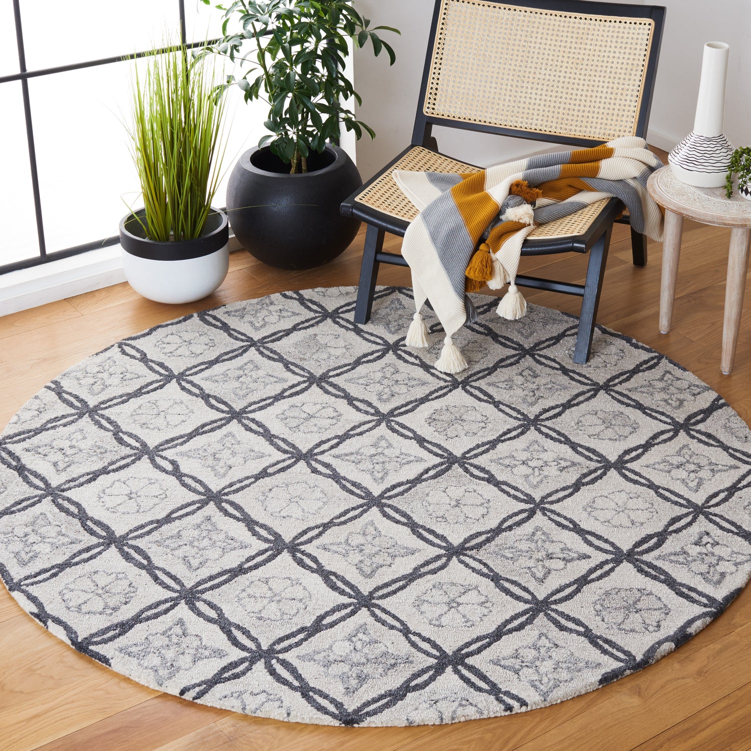 Safavieh Marquee Mrq118A Ivory/Grey Rugs.