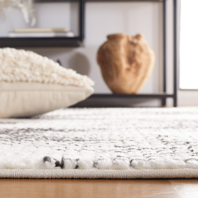 Safavieh Moroccan Tassel Mrt101A Ivory/Black Rug.