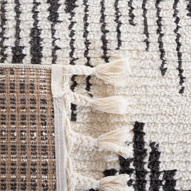 Safavieh Moroccan Tassel Mrt101A Ivory/Black Rug.