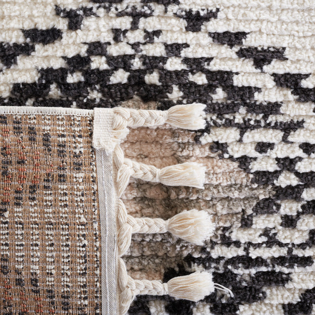 Safavieh Moroccan Tassel Mrt105A Ivory/Orange Rug.