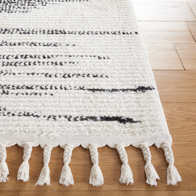 Safavieh Moroccan Tassel Mrt107A Ivory/Black Rug.