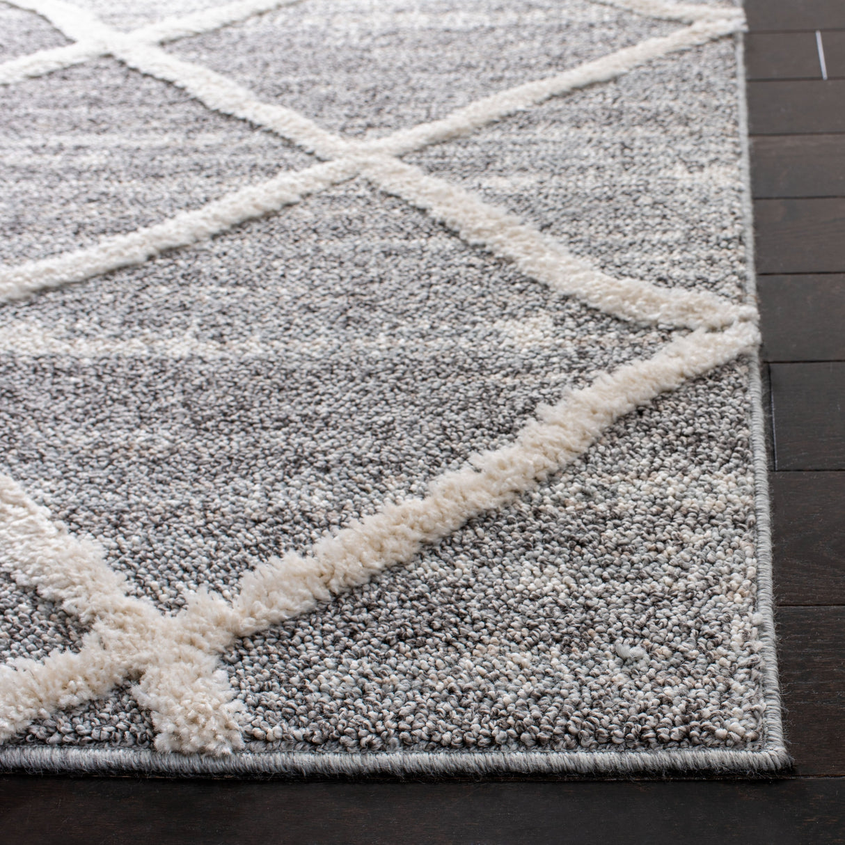 Safavieh Martha Stewart Msr0720A White/Light Grey Rugs.