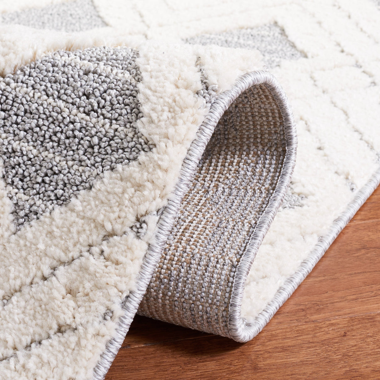 Safavieh Martha Stewart Msr0728A White/Light Grey Rugs.