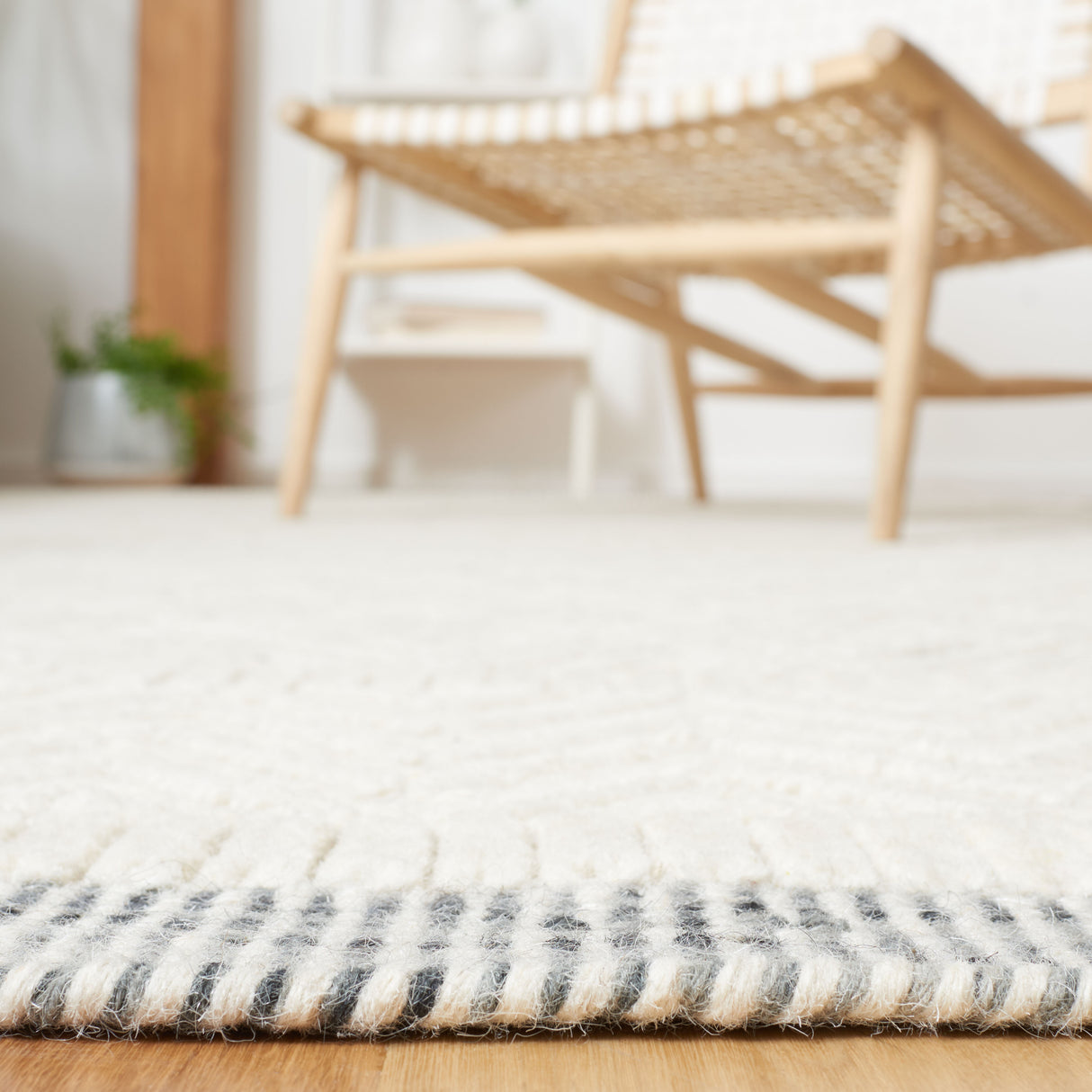 Safavieh Martha Stewart Msr9605A Ivory Rug.