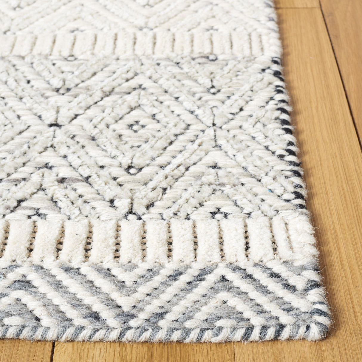 Safavieh Martha Stewart Msr9606A Ivory/Grey Rug.