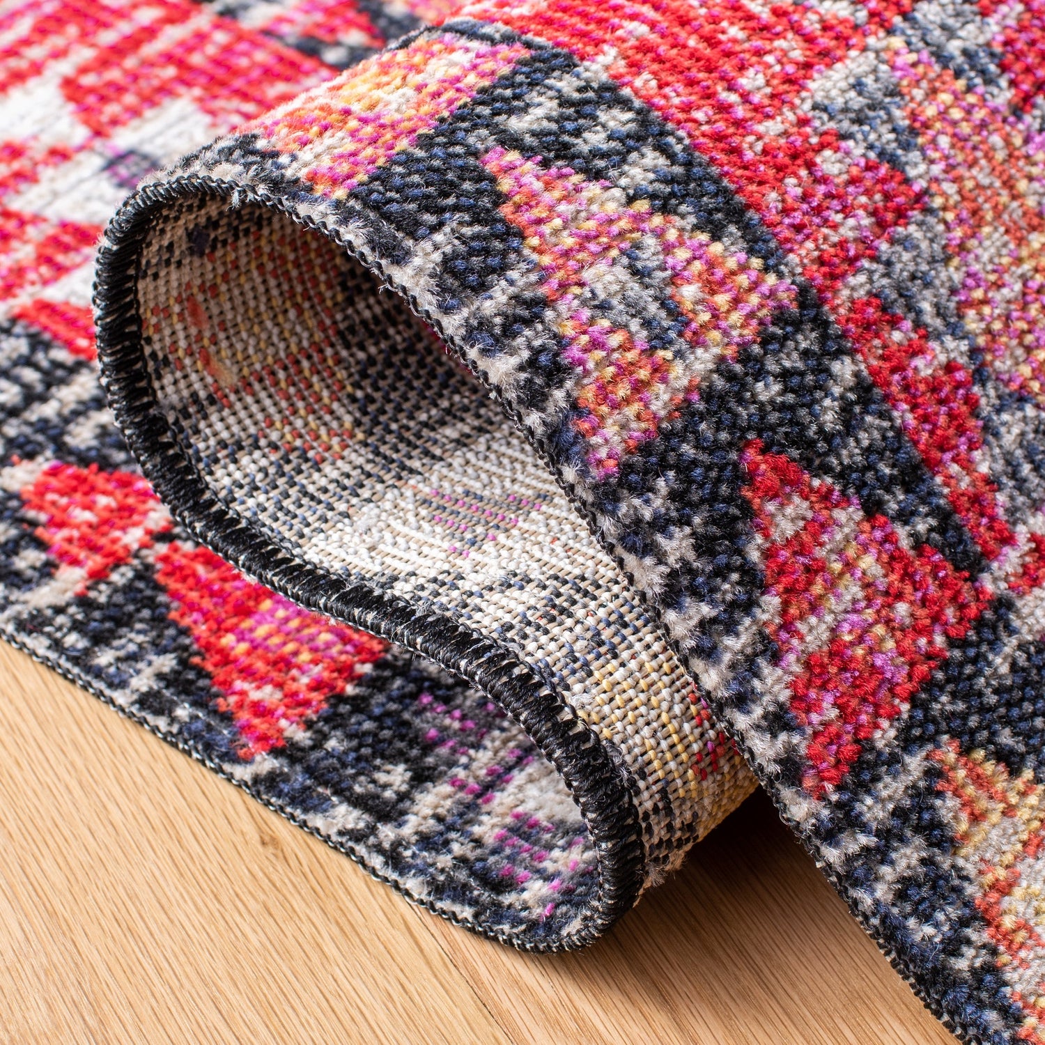 Safavieh Montage Mtg201U Pink/Black Rug.