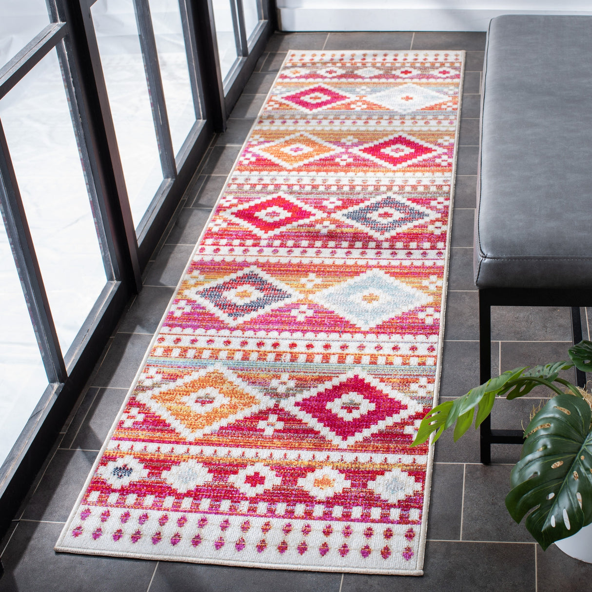 Safavieh Montage Mtg272Q Red/Fuchsia Rug.