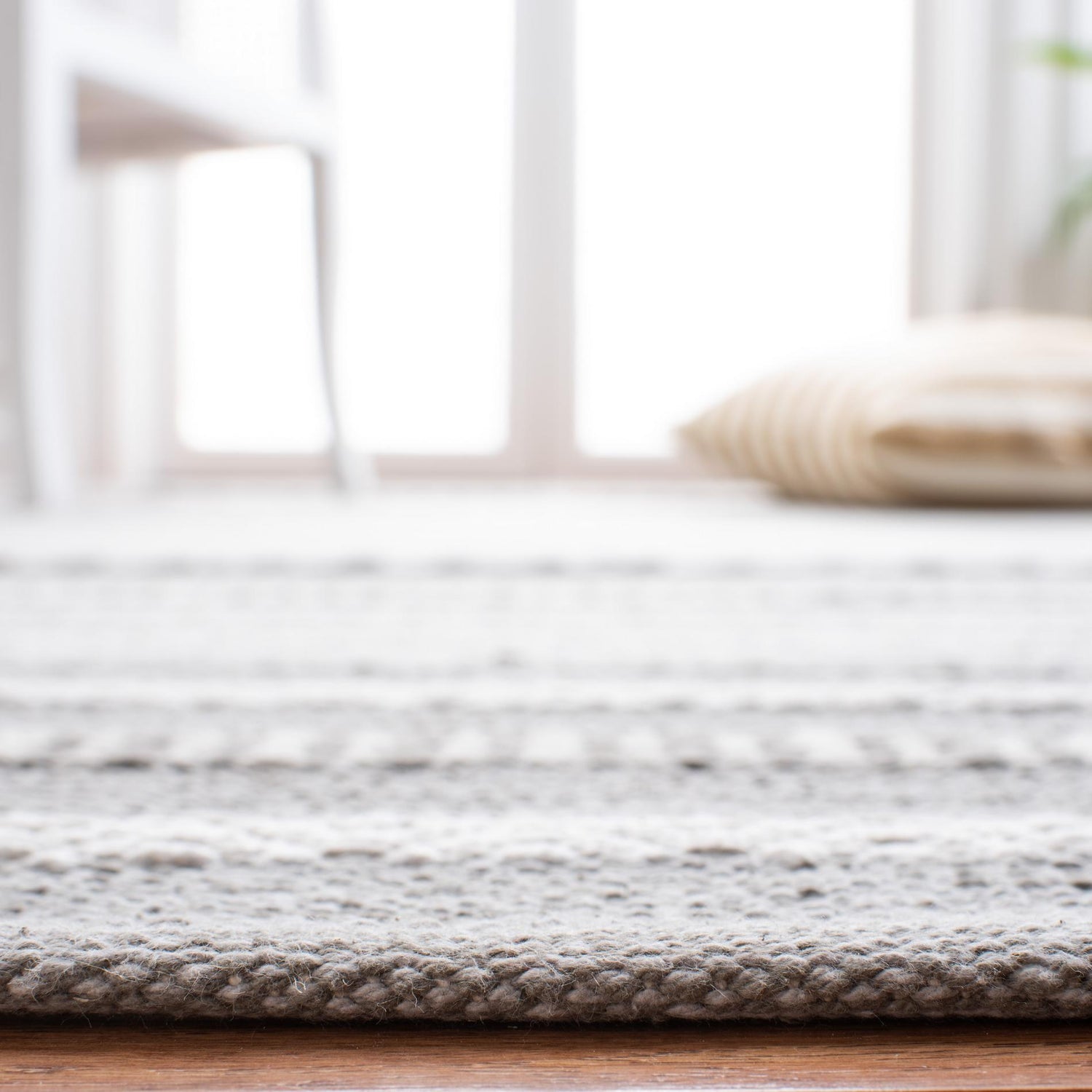 Safavieh Montauk Mtk215F Grey/Ivory Rugs.