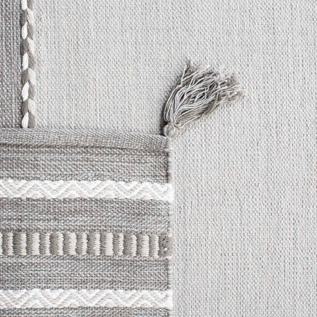 Safavieh Montauk Mtk215F Grey/Ivory Rugs.