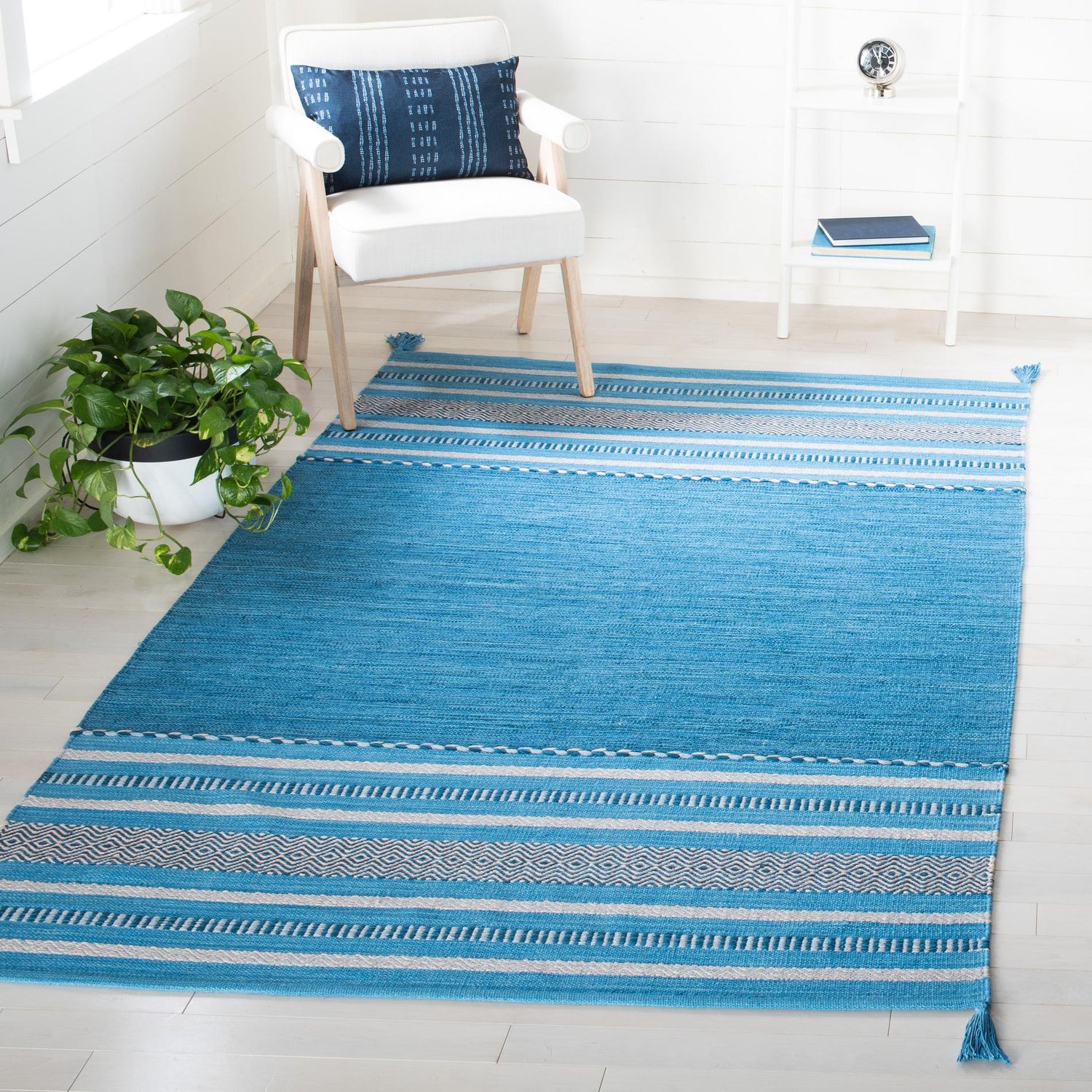 Safavieh Montauk Mtk215M Blue/Grey Rugs.