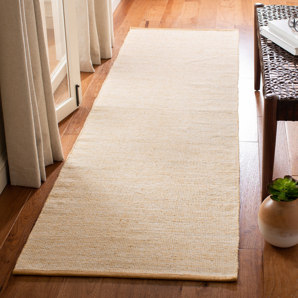 Safavieh Montauk Mtk250D Gold Rugs.