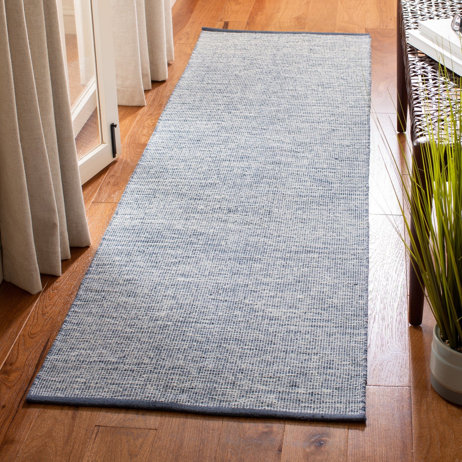 Safavieh Montauk Mtk250N Navy/Blue Rugs.