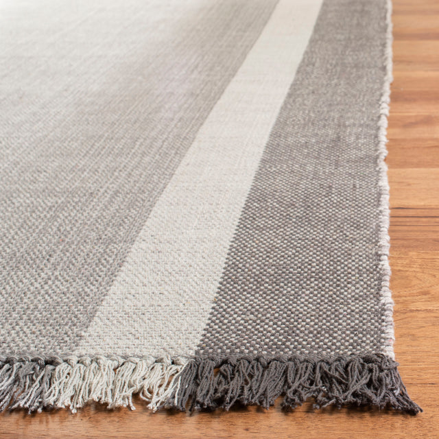 Safavieh Montauk Mtk301A Ivory/Grey Rugs.