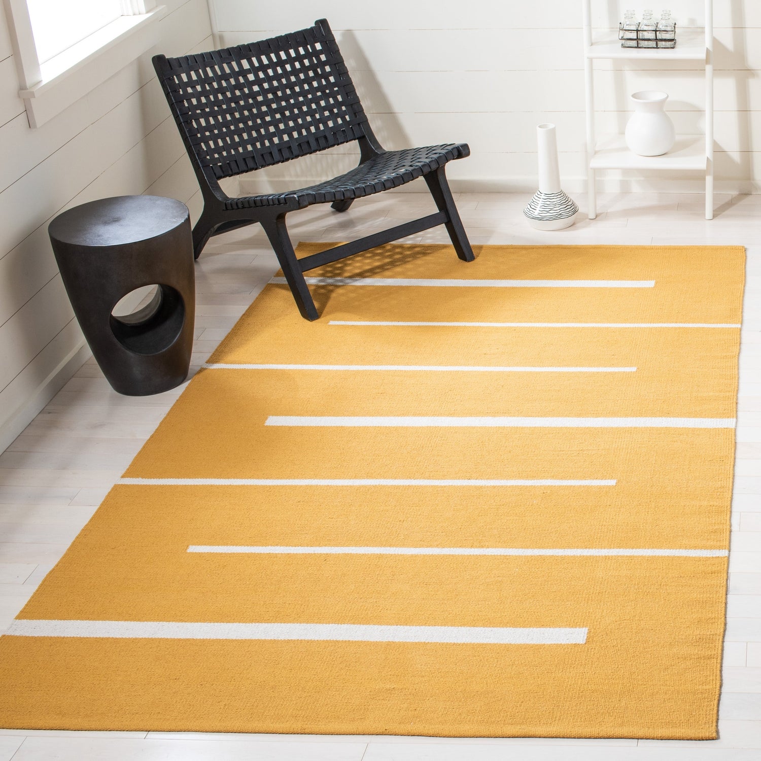 Safavieh Montauk Mtk311D Gold/Ivory Rugs.