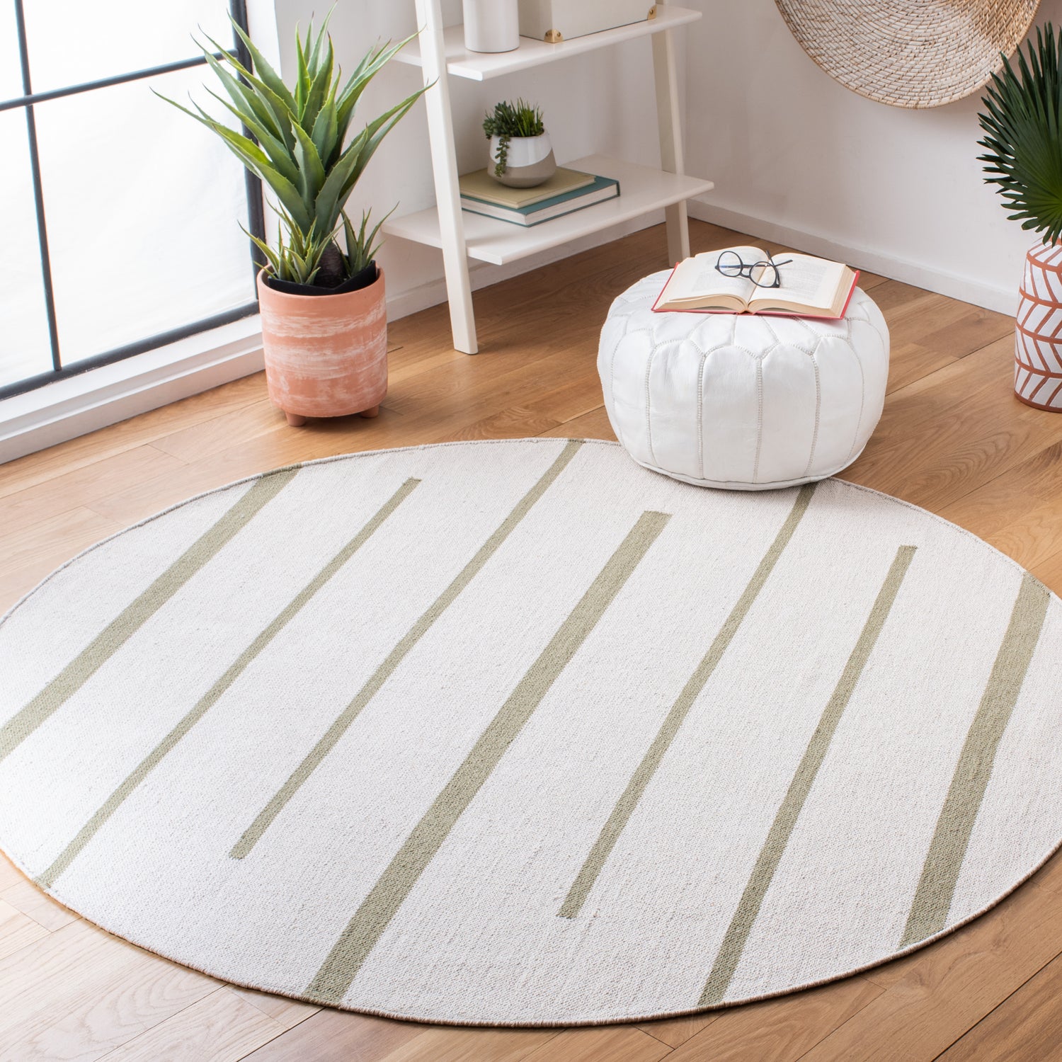 Safavieh Montauk Mtk311J Ivory/Light Green Rugs.