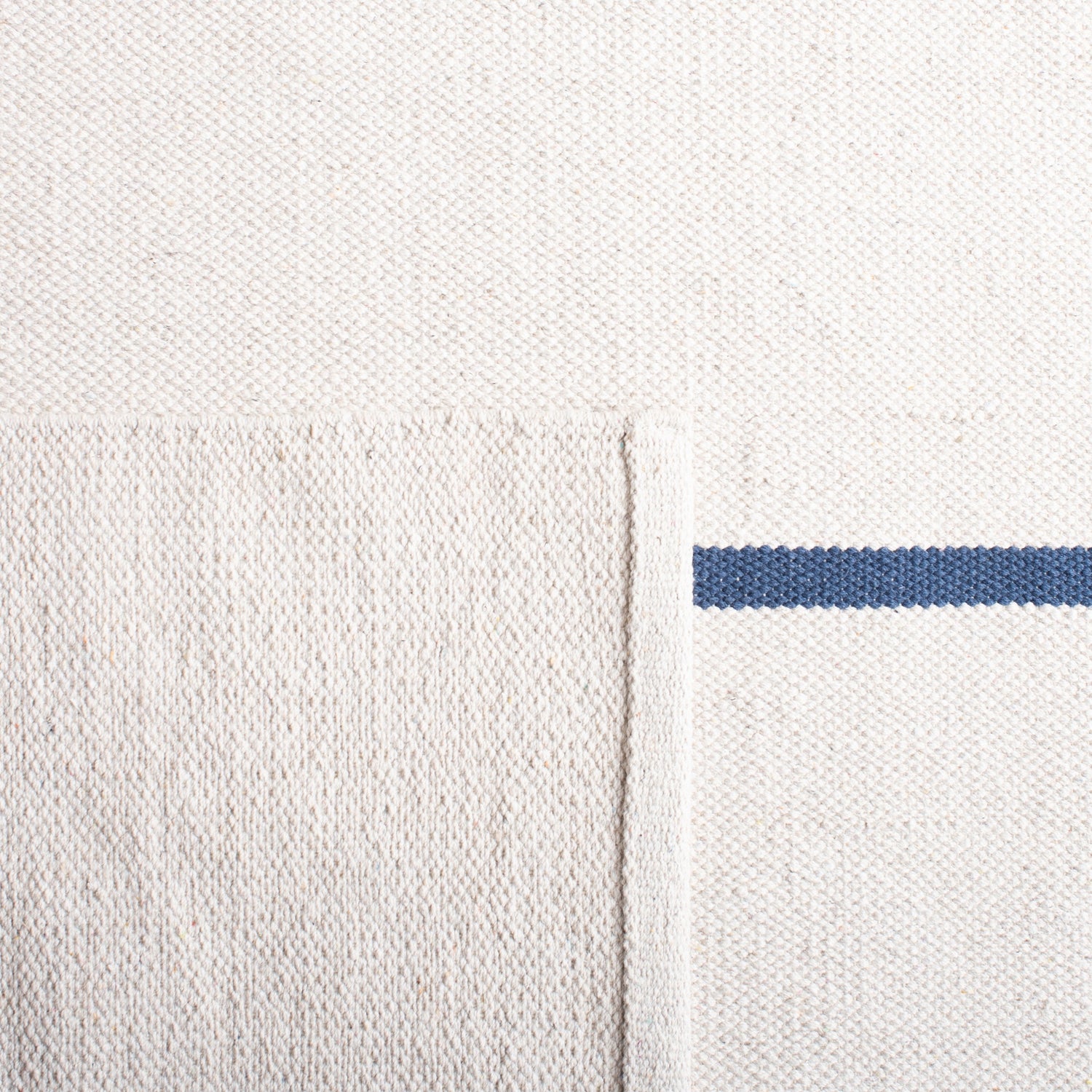 Safavieh Montauk Mtk311M Ivory/Navy Rugs.