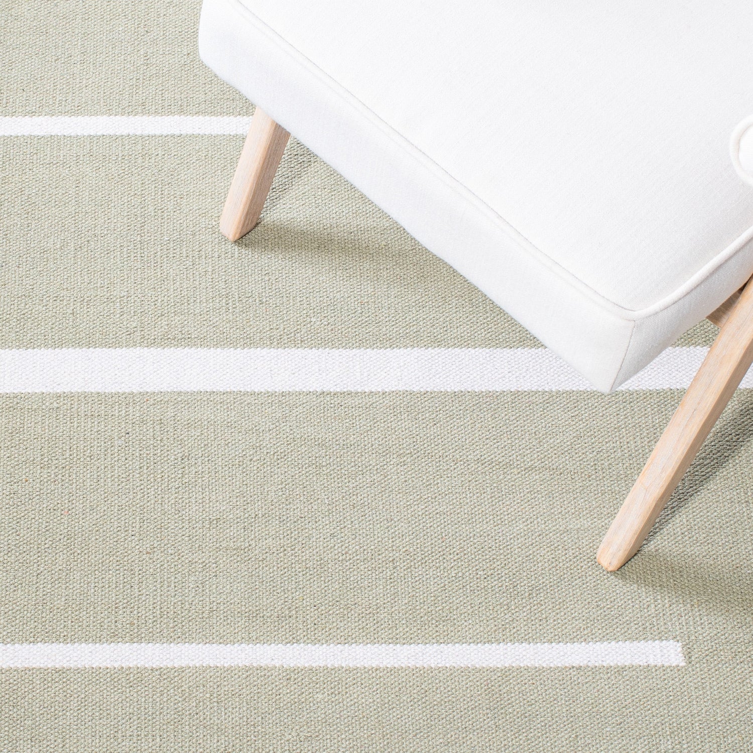 Safavieh Montauk Mtk311W Light Green/Ivory Rugs.