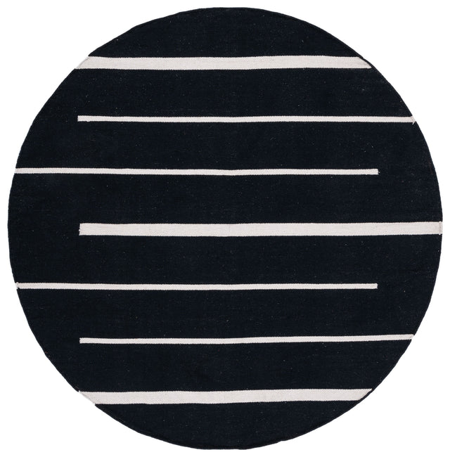 Safavieh Montauk Mtk311Z Black/Ivory Rugs.
