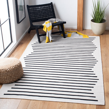 Safavieh Montauk Mtk313A Ivory/Black Rug.