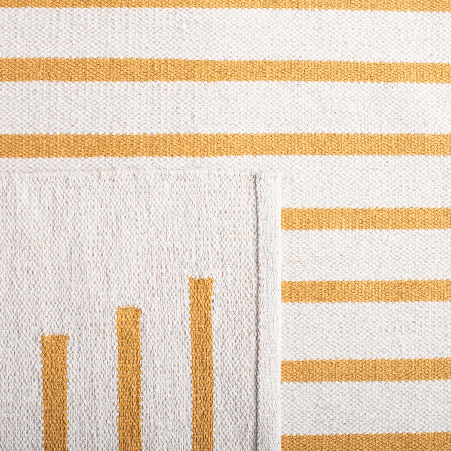 Safavieh Montauk Mtk313C Ivory/Gold Rugs.