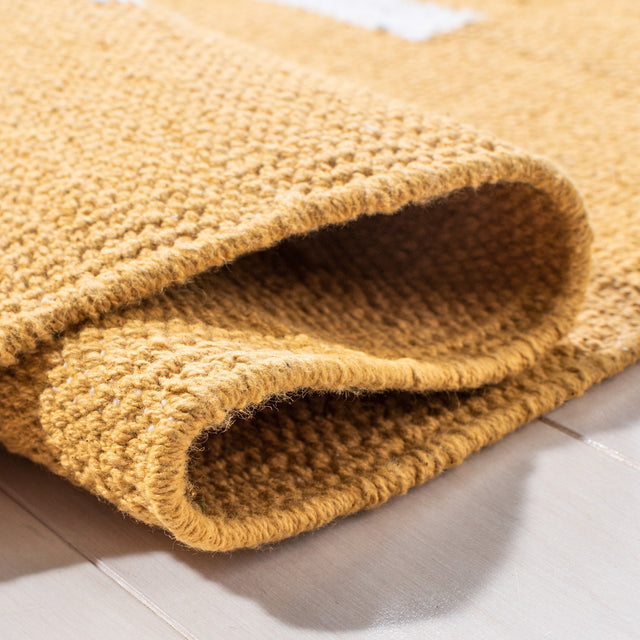 Safavieh Montauk Mtk313D Gold/Ivory Rugs.