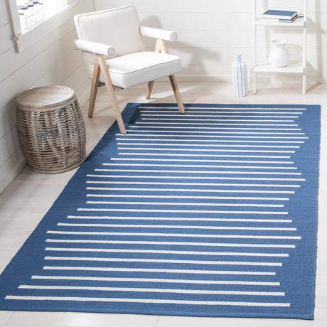 Safavieh Montauk Mtk313N Navy/Ivory Rugs.