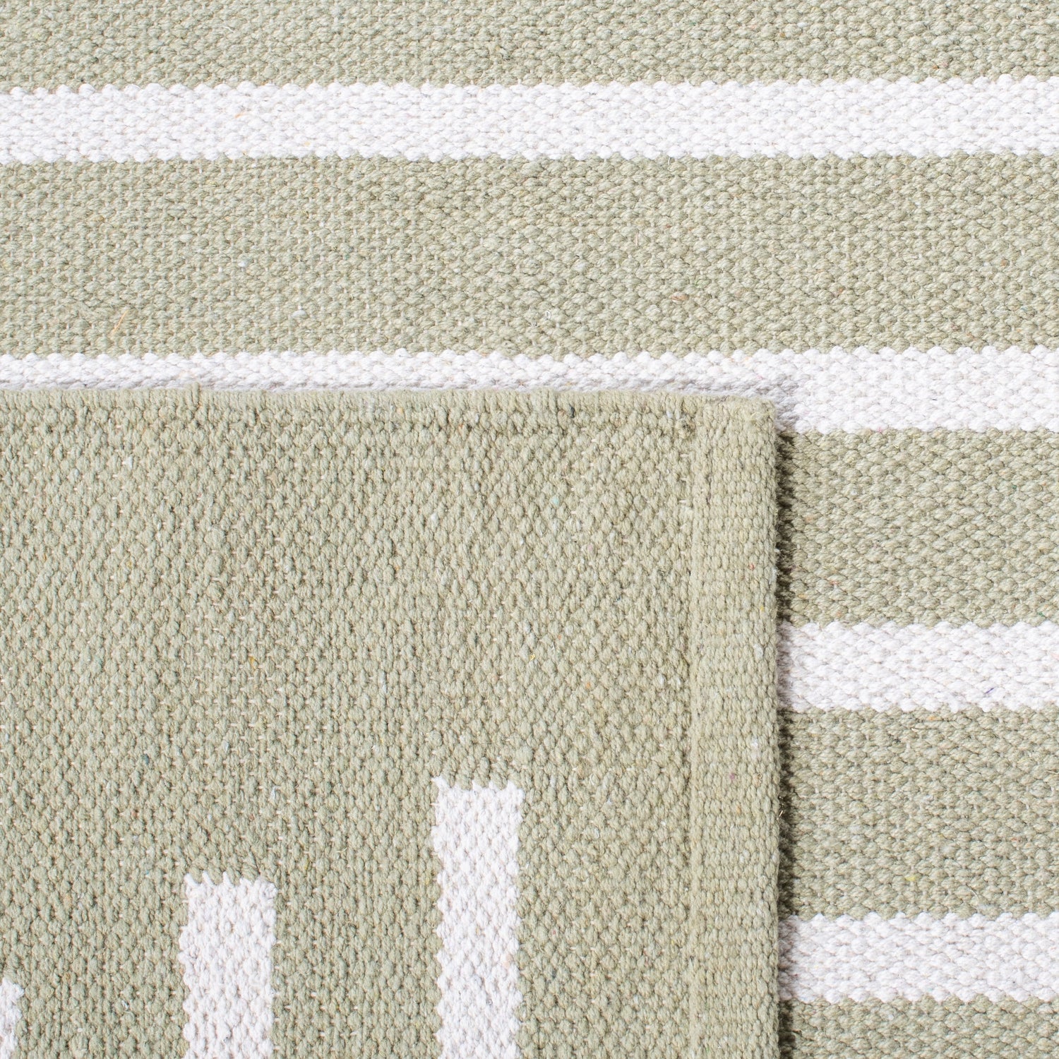 Safavieh Montauk Mtk313W Light Green/Ivory Rugs.
