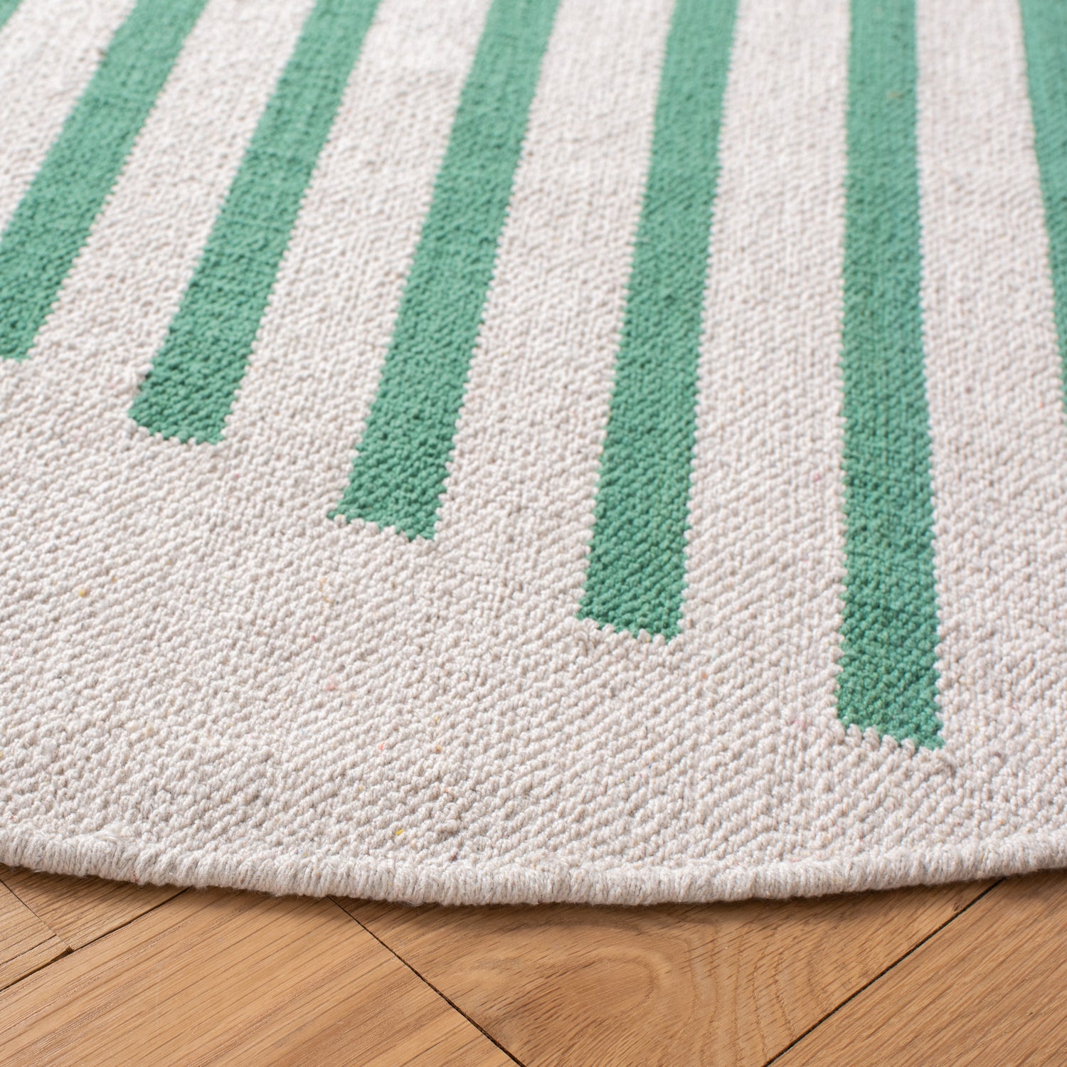 Safavieh Montauk Mtk313X Ivory/Dark Green Rugs.