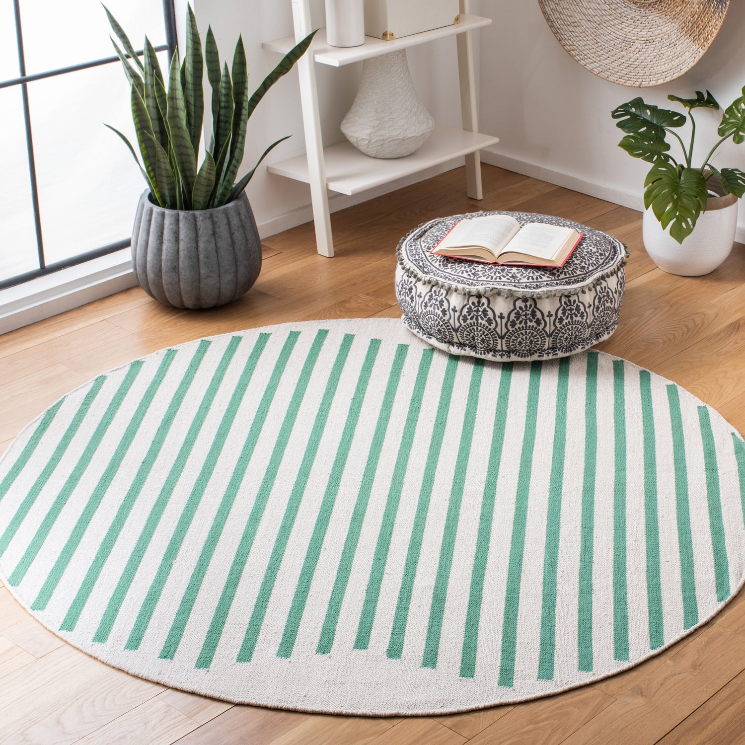 Safavieh Montauk Mtk313X Ivory/Dark Green Rugs.