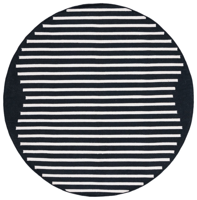 Safavieh Montauk Mtk313Z Black/Ivory Rugs.