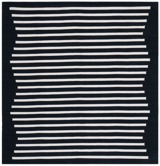 Safavieh Montauk Mtk313Z Black/Ivory Rugs.