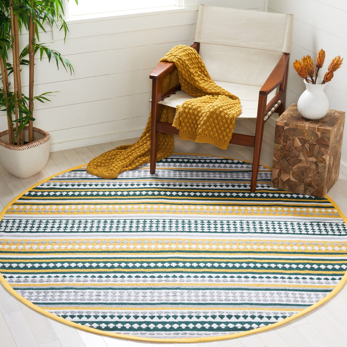 Safavieh Montauk Mtk451D Yellow/Ivory Rug.