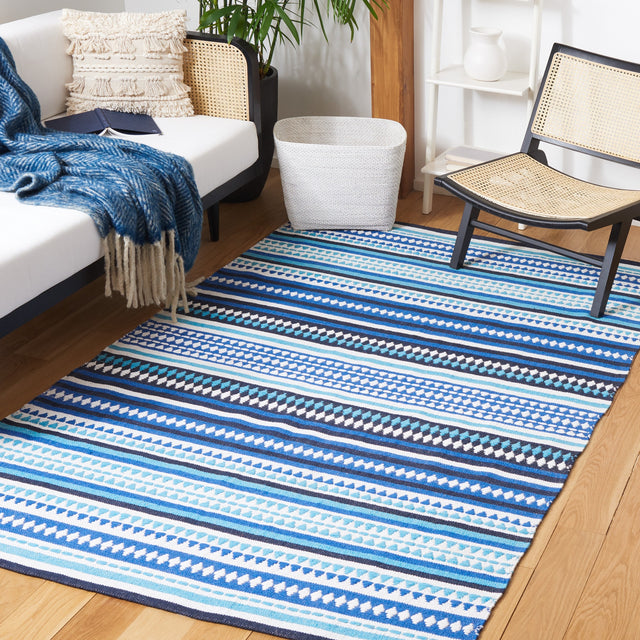 Safavieh Montauk Mtk451M Blue/Ivory Rug.