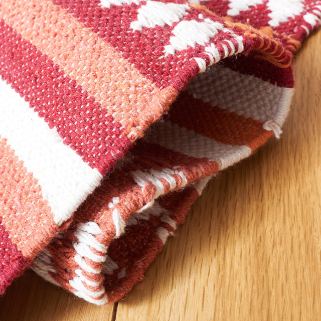 Safavieh Montauk Mtk451P Orange/Ivory Rug.