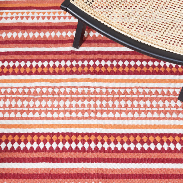 Safavieh Montauk Mtk451P Orange/Ivory Rug.