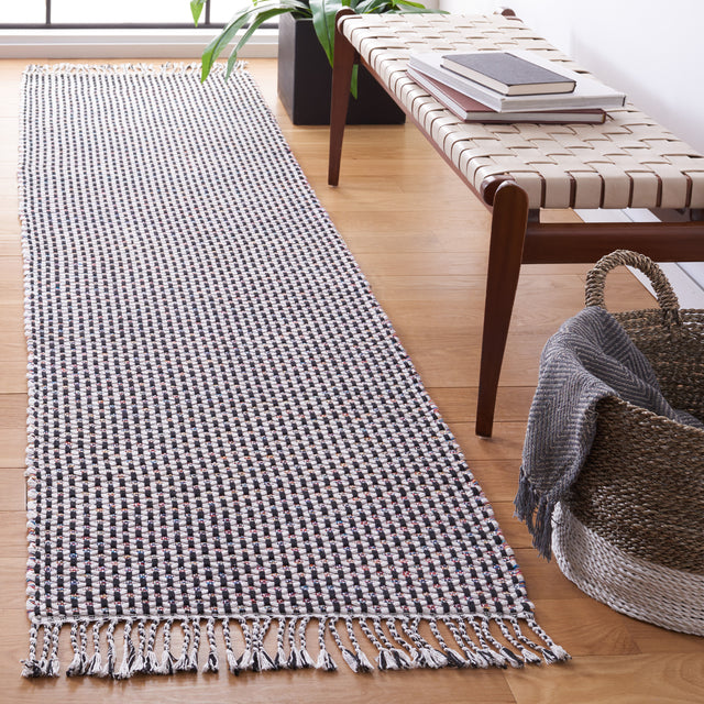 Safavieh Montauk Mtk475A Ivory/Black Rug.